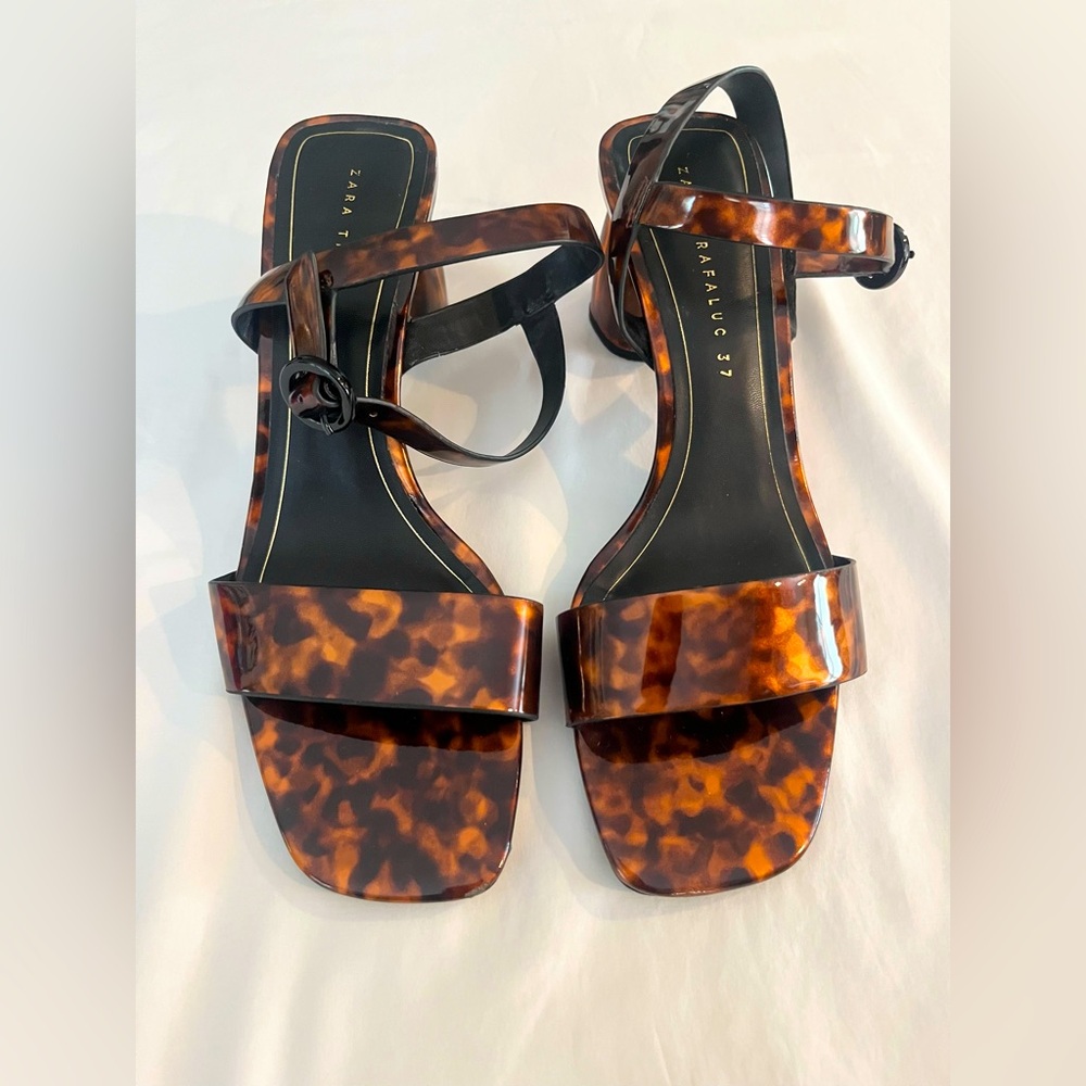 Zara Trafaluc tortoise shell sandal size US 6.5 EU 37